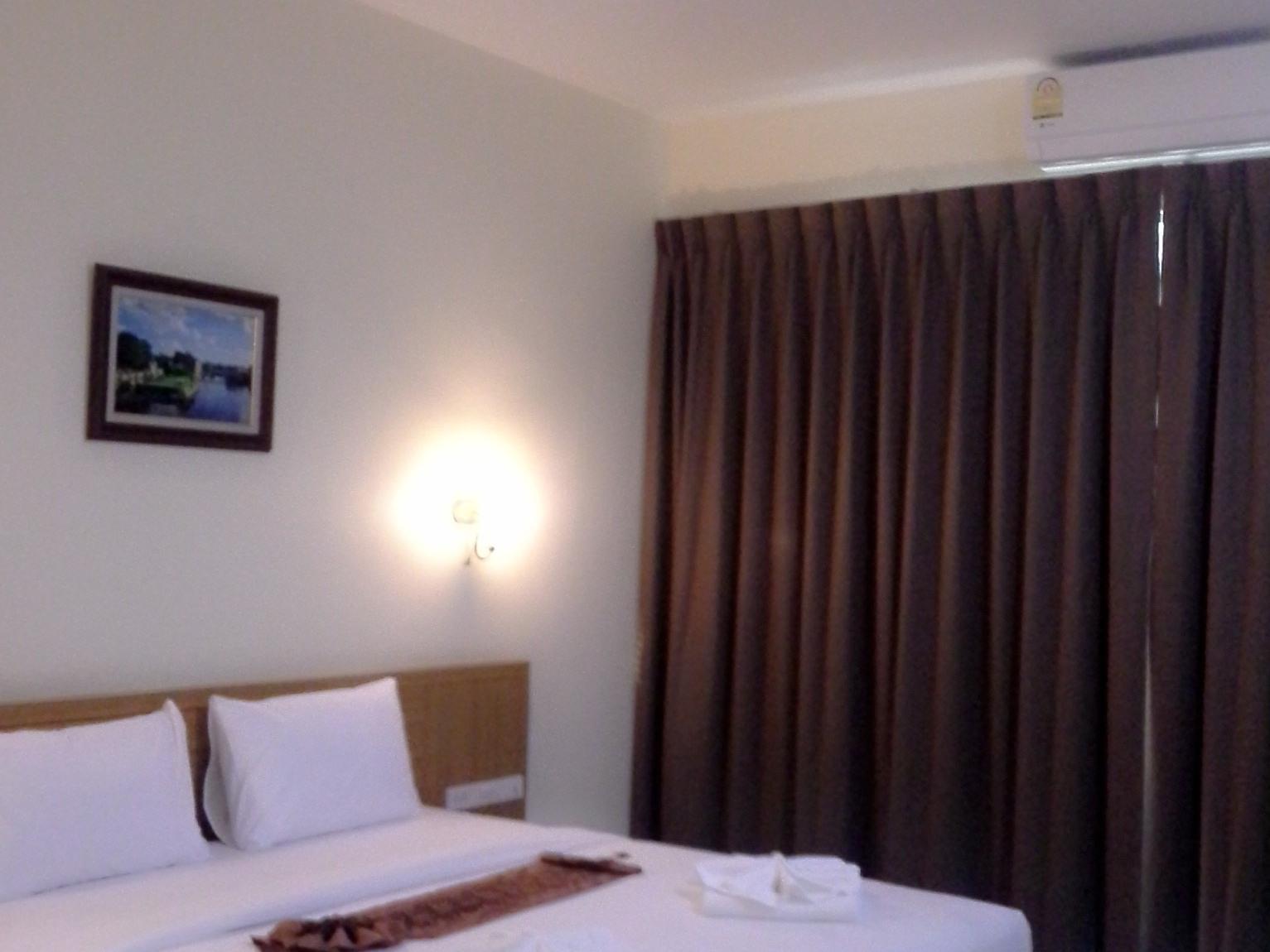 Kanokan Hotel Kanchanaburi Exterior foto