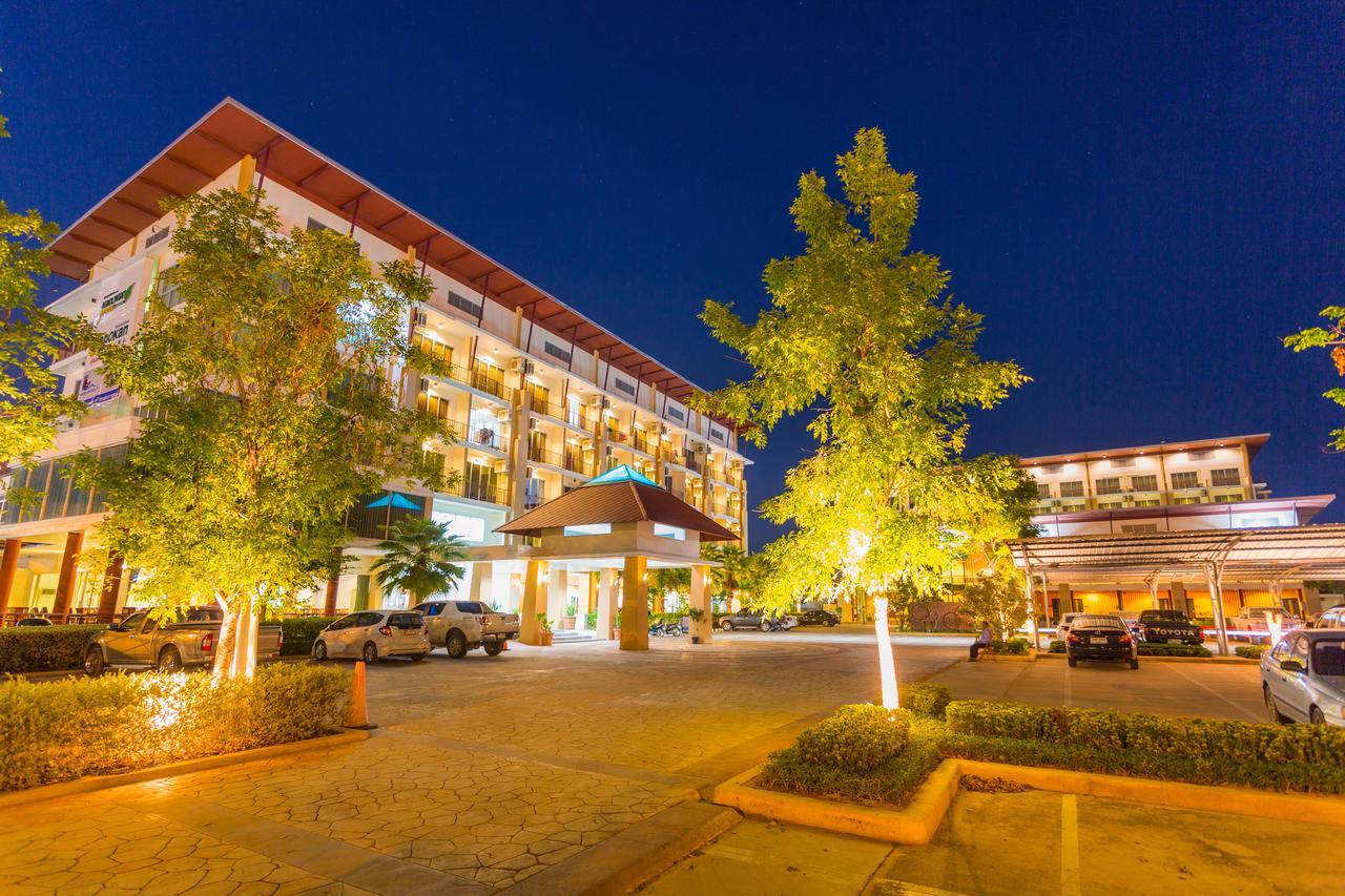 Kanokan Hotel Kanchanaburi Exterior foto