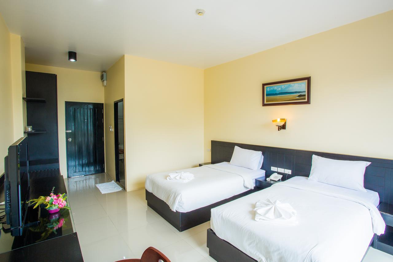 Kanokan Hotel Kanchanaburi Exterior foto
