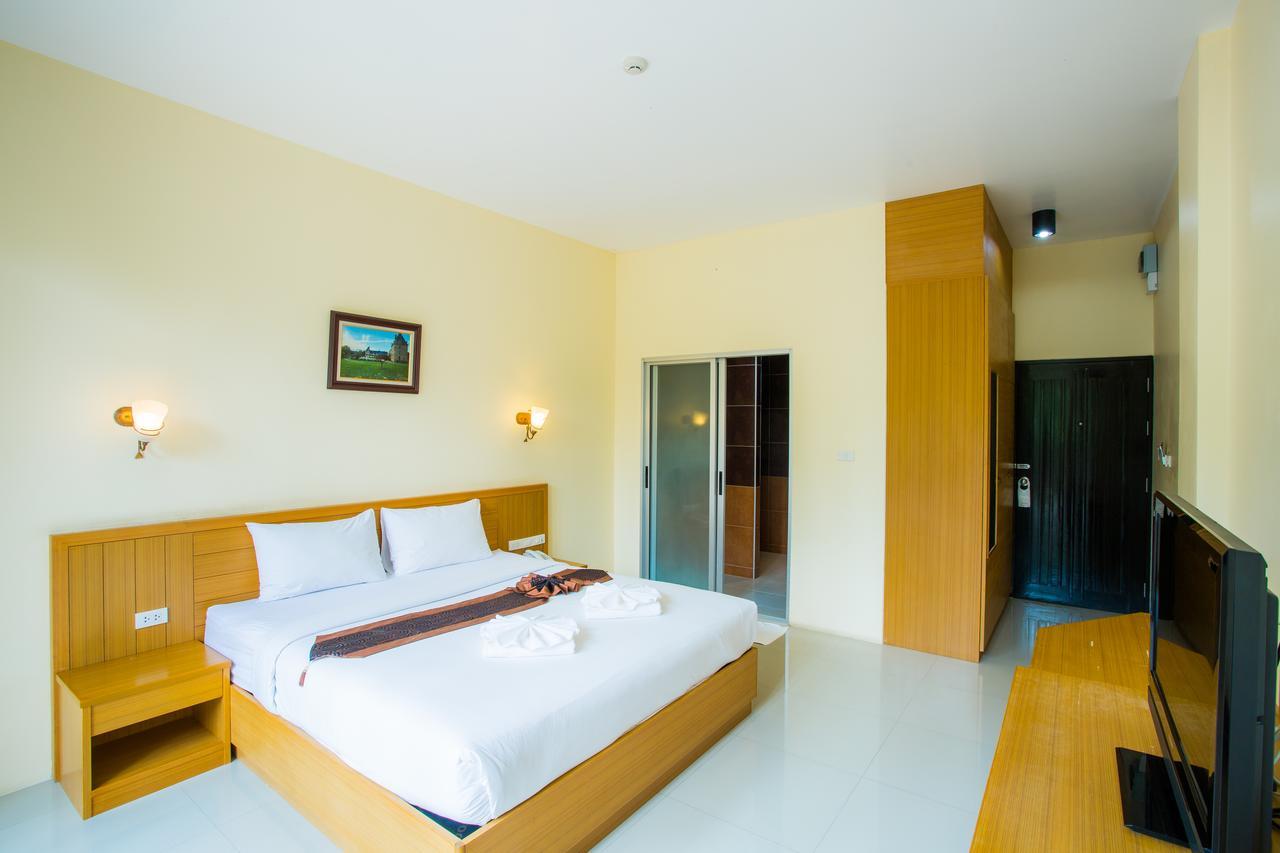 Kanokan Hotel Kanchanaburi Exterior foto