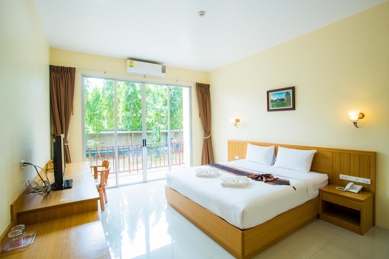 Kanokan Hotel Kanchanaburi Exterior foto
