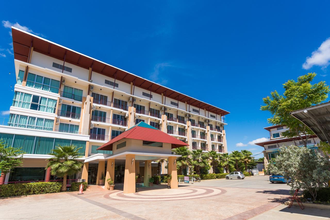 Kanokan Hotel Kanchanaburi Exterior foto