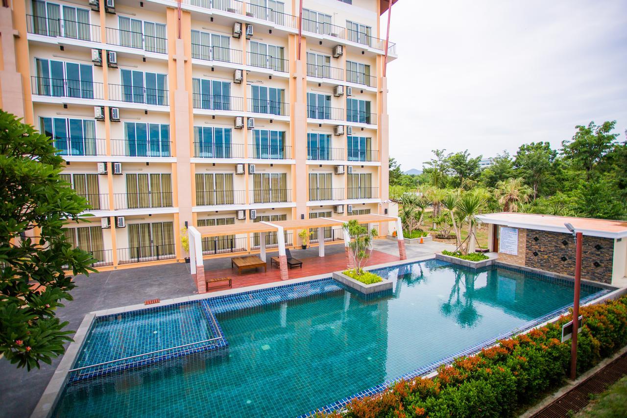 Kanokan Hotel Kanchanaburi Exterior foto