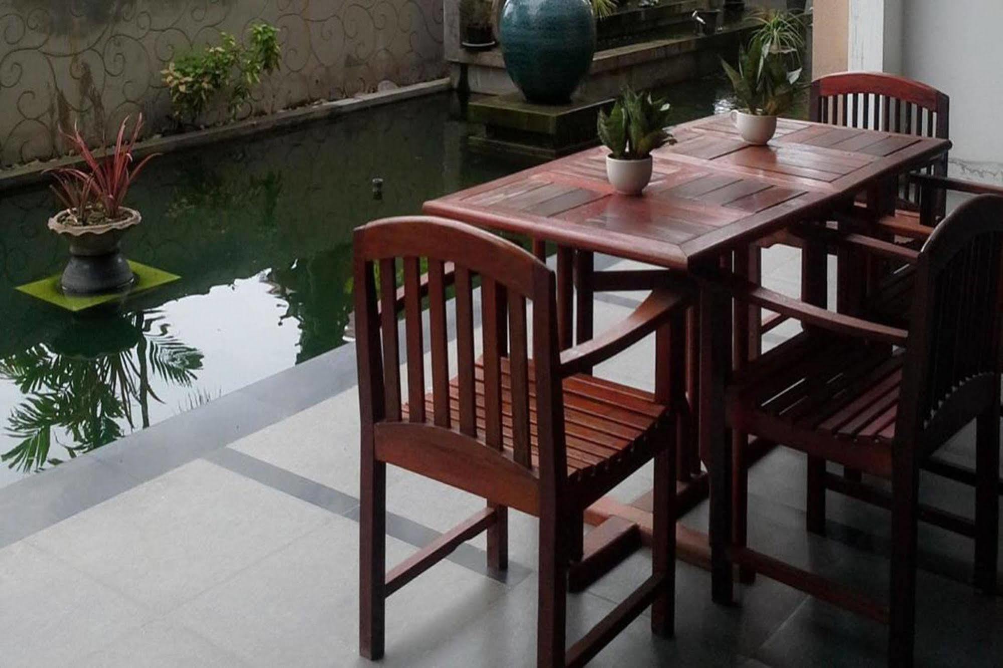 Kanokan Hotel Kanchanaburi Exterior foto