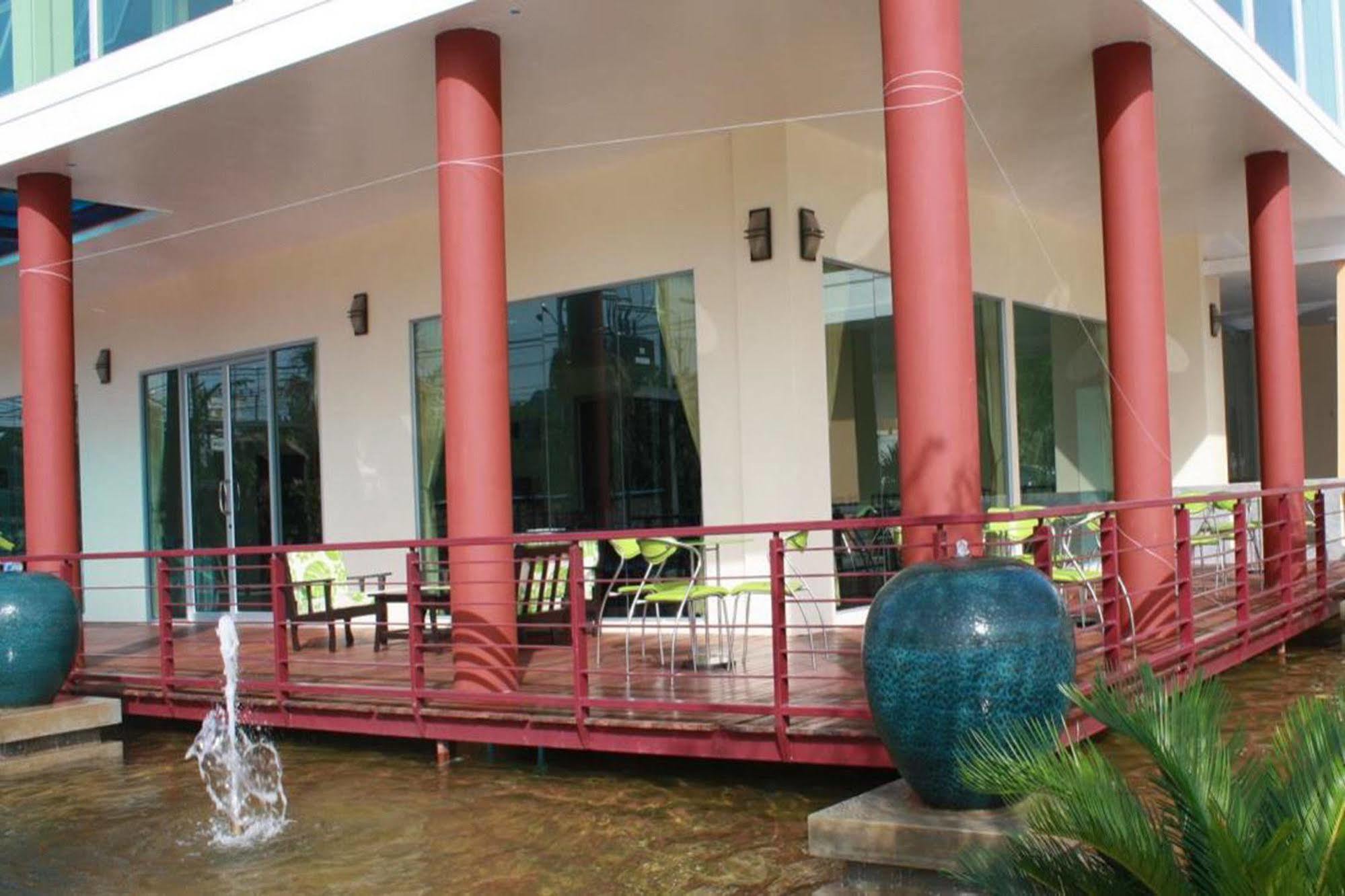 Kanokan Hotel Kanchanaburi Exterior foto